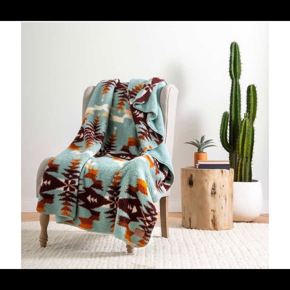 Pendleton Sherpa fleece throw 50”x70” - Picture 2 of 3